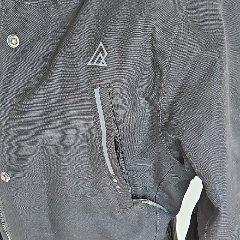Ripzone Black Performance Jacket with Hood and Quilted Design - Picture 3 of 6